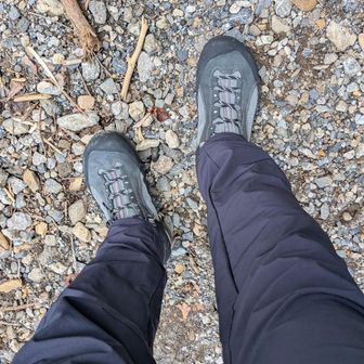 新調した登山靴。SIRIOP.F.441です。この前の靴もSIRIOで足に合っていたので選びました。外反母趾なので足幅が広い4E+タイプです。さてどうかな。