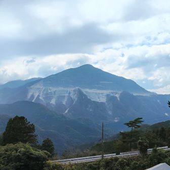 武甲山近い