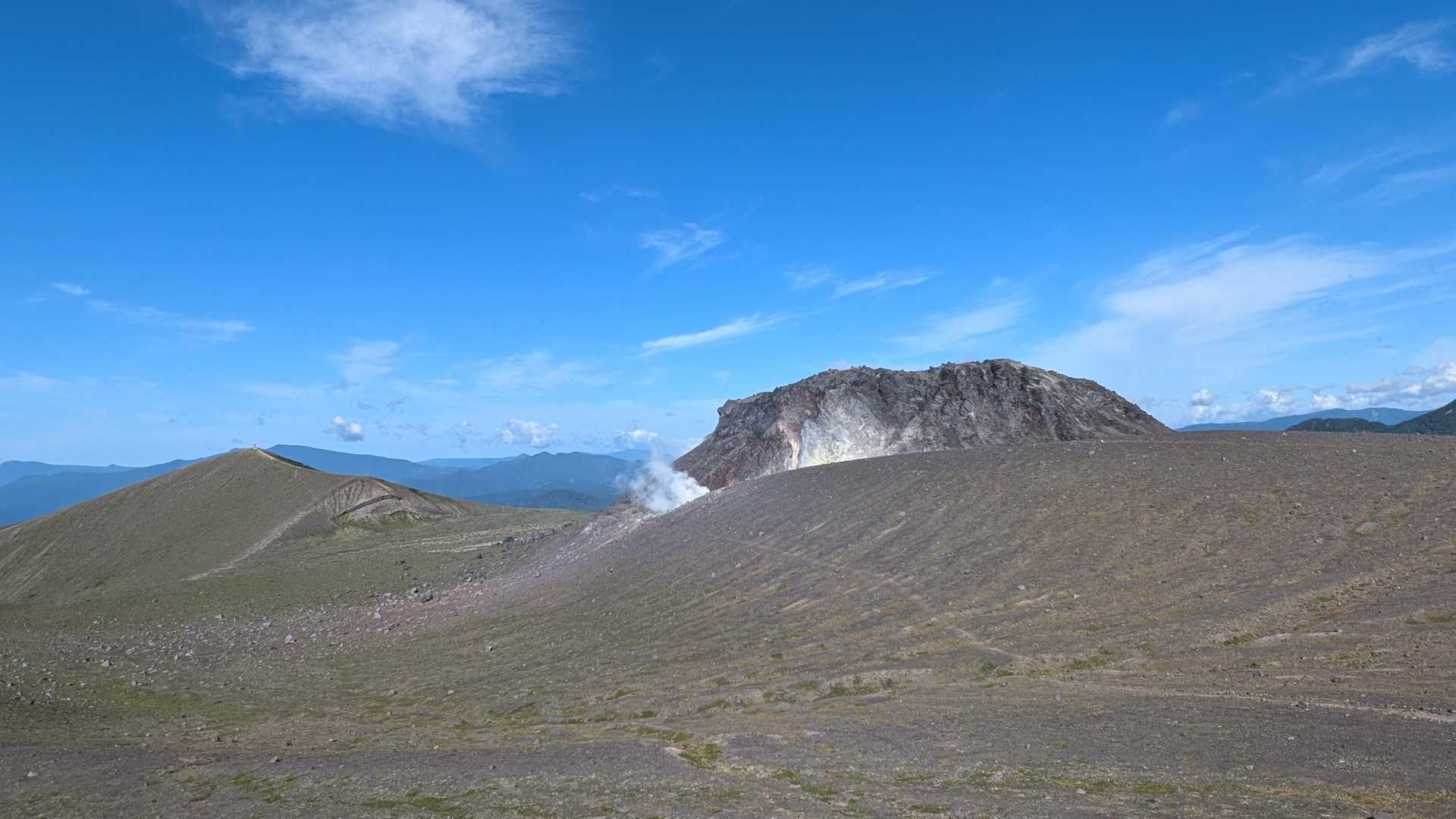周回ルートを歩くにつれて溶岩ドーム🌋の表情がどんどん変わってく🤩
