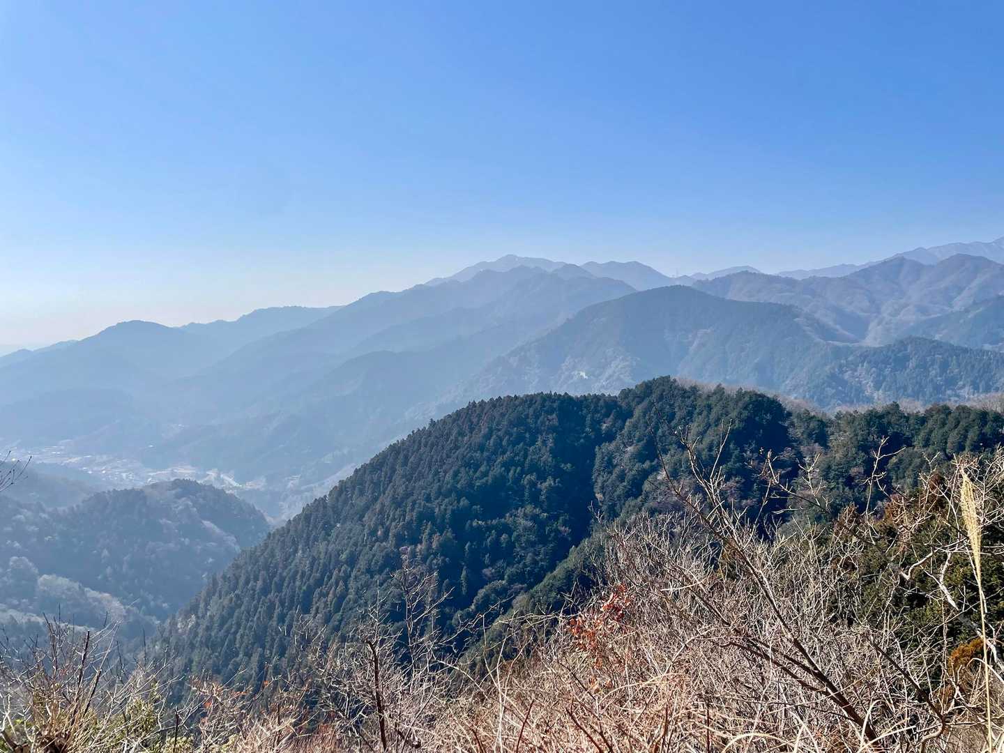 最初の休憩ポイント(テーブルがある所)から、大山⛰️です😇
