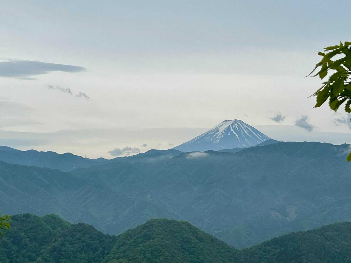 お天気予報だと、ずっと雨で、そして、雨マーク消えて、でも、もし行けても、富士山は、無理かもって、思ったいたから、今日は、富士山見れて、よかったねぇと、みんなで、喜びました😊