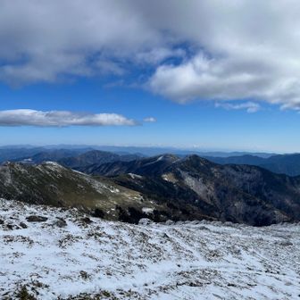 山頂からの眺望....南面、高知方面