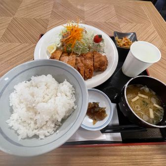 下山飯👏👏
山賊焼定食めちゃくちゃ美味しかったです👏👏