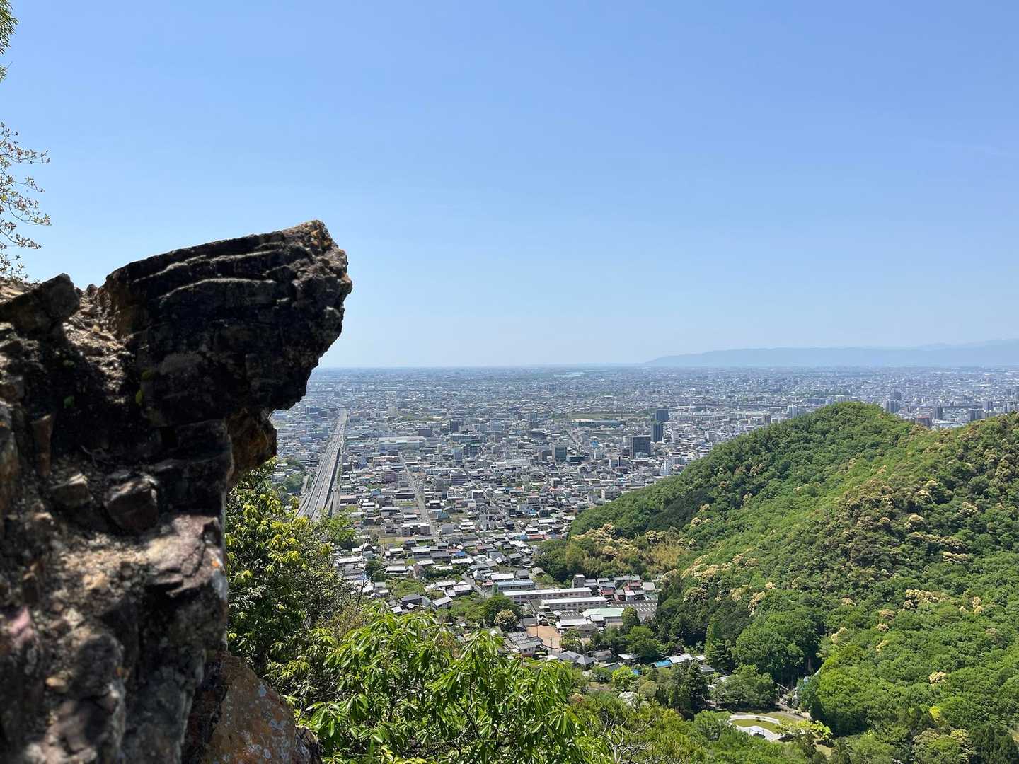 📸 ジャンプ岩
今日は駐車場に近いこちらから下山🐾久々に立ち寄ったジャンプ岩🤩いいねぇ～💕