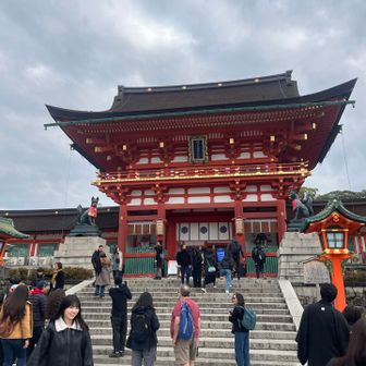 山門
駐車場は無料
すぐいっぱいになるので朝早くに行った方がいいです