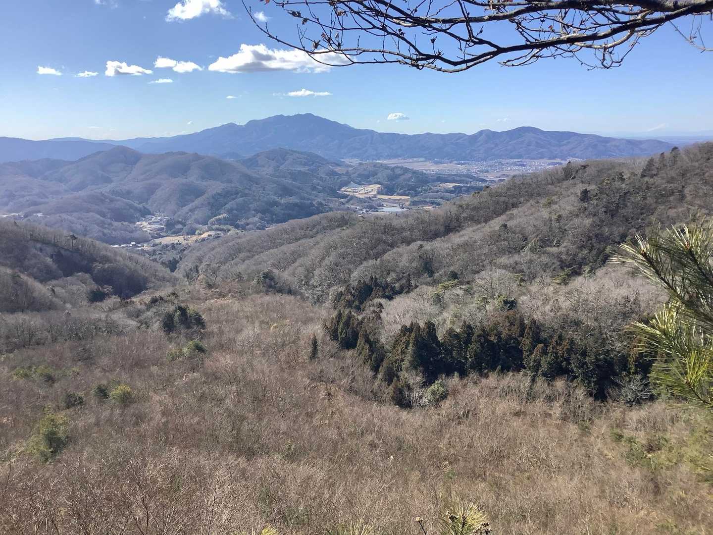 わかりにくかったのですが、登山道を脇に少し入ったところに展望スポットがありました。