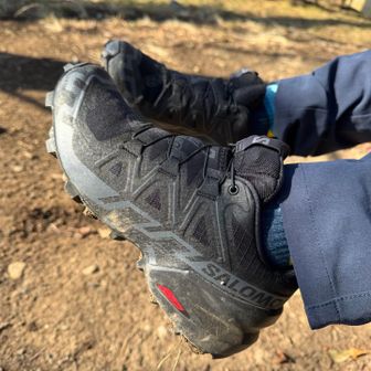 ぽけ氏初のトレランシューズはサロモンのSPEED CROSS6。
サロモンならSENSE RIDEかこれかなと。
僕は足型が合わないから履いたこと無いけど。