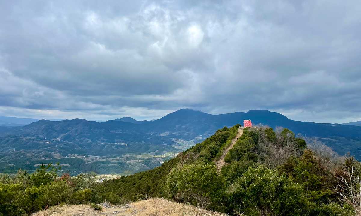 母に鬼の鼻山に登ってくると伝えたら高い山かと心配してた。たぶん天狗の鼻想像してる。
