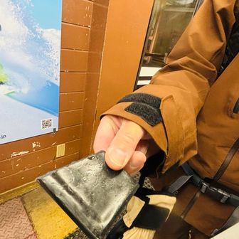 山形県民ワックス (グラファイト入り)も置いてある😳