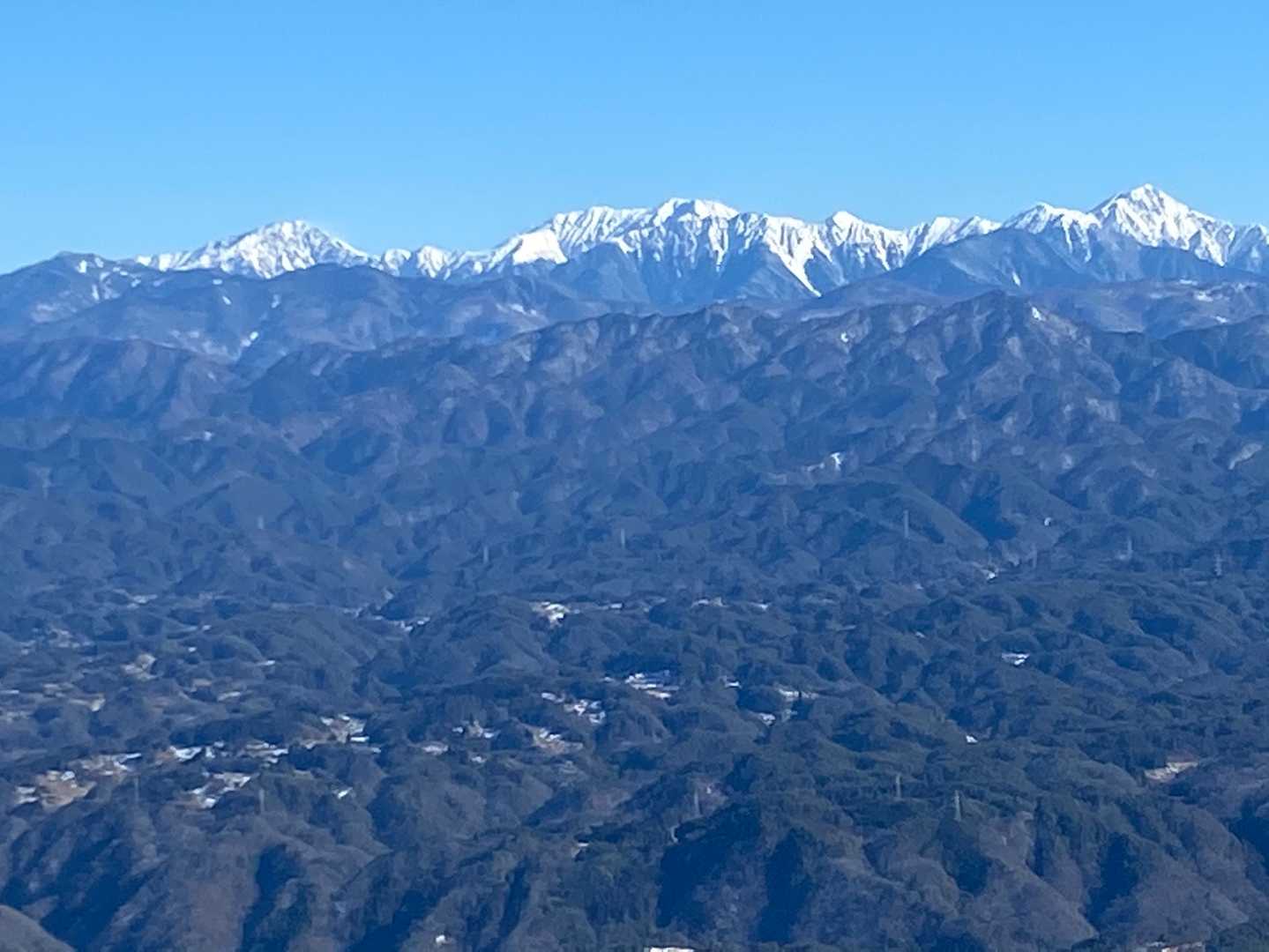 さらにグググイっと…
荒川岳〜赤石岳〜聖岳…