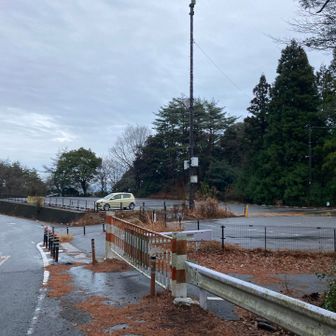 結局
駐車してるの
自分の一台だけ、、
今日は登山組自分だけか⁈
