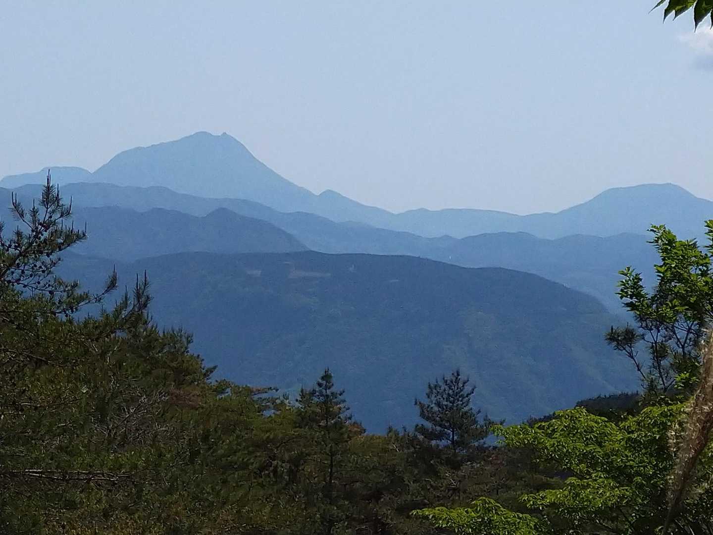 途中からの眺望1️⃣〜久住連山方面かなぁ👍