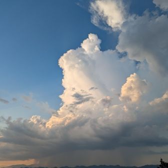 大きな積乱雲が