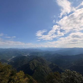 ちょっと雲が広がっていますね。南アルプスは雲がかかっている。