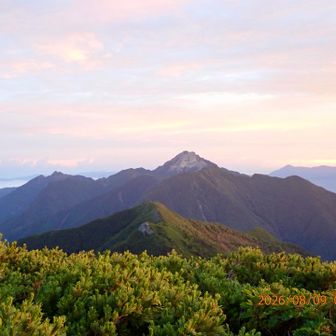 小太郎山の正面に対峙するは甲斐駒ヶ岳。