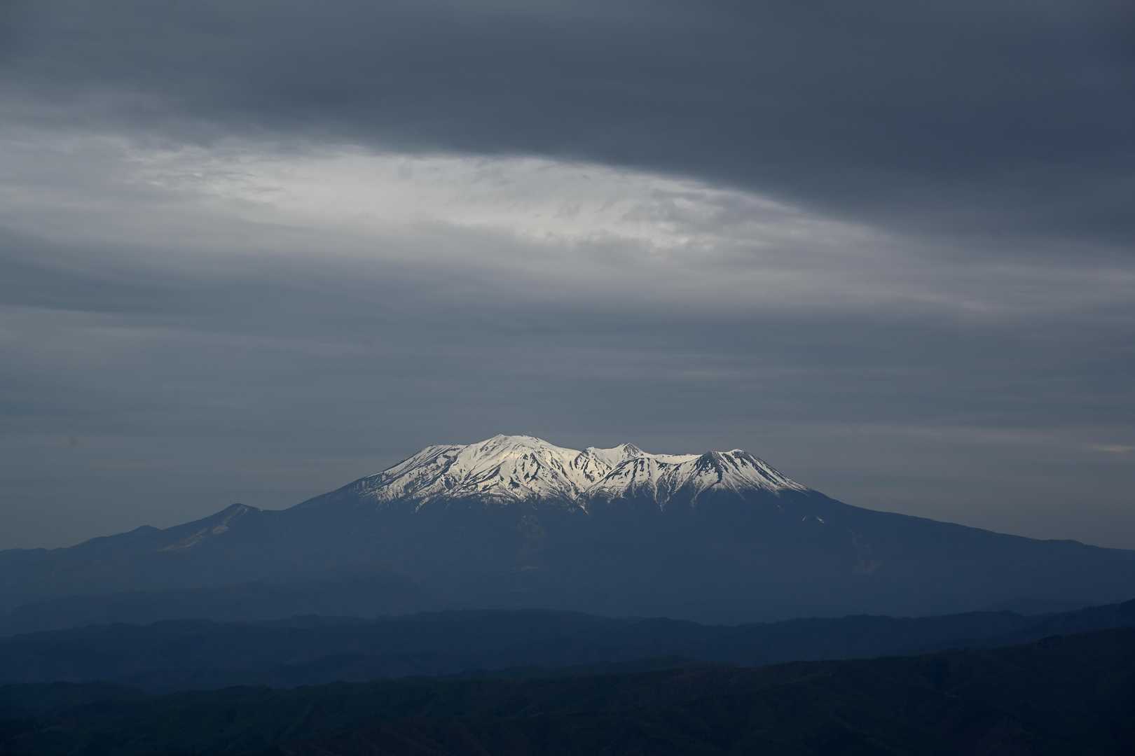 御嶽山頂にだけスポットライト