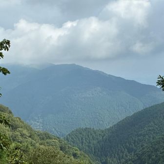 葛城山も雲