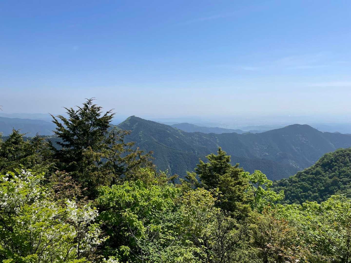 日の出山と麻生山方面