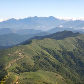 石鎚山を遠望😆