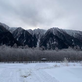 右に霞沢岳左に六百山