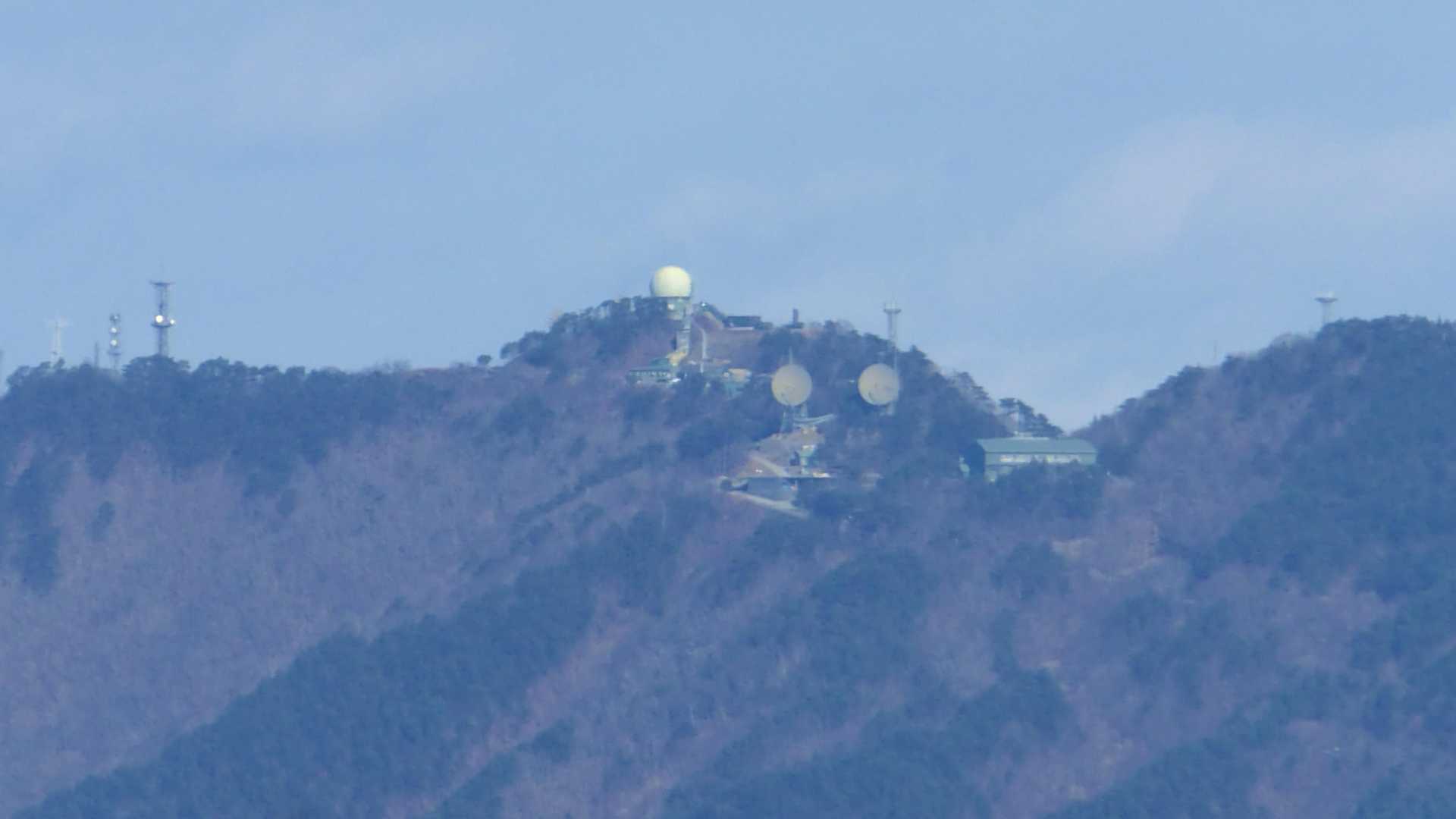 ここは航空自衛隊の基地なんでしたっけか？年１回くらい、山頂に入れる自衛隊のイベントがあるようですね