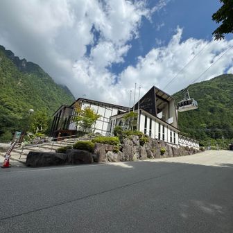 ちょうど発車したロープウェイ🚡