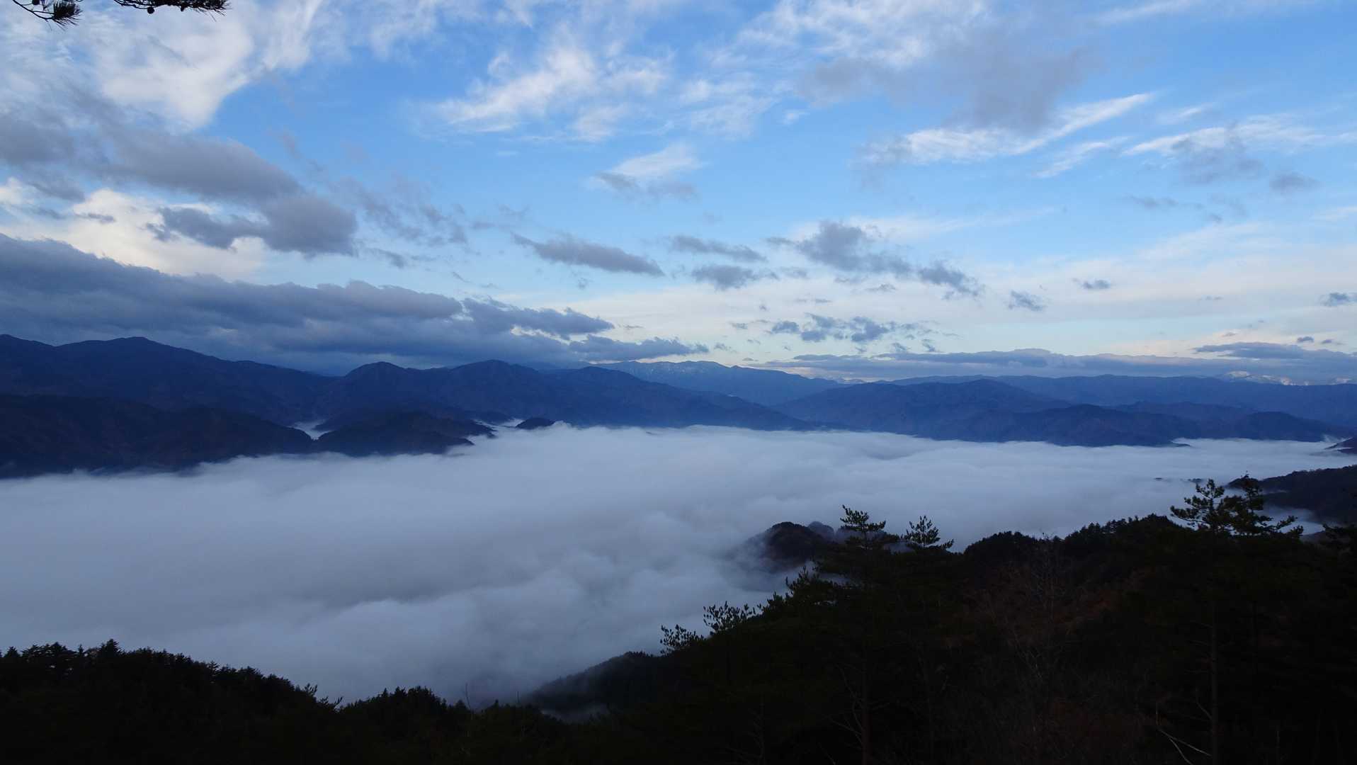 いいねぇ・・・まるで3,000m級の山頂にいるような気になる