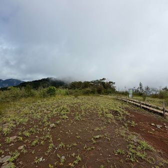 さっきまで快晴だったのに、滑走路から山頂見えず😶‍🌫️
まさかケンジさんが近づいてきているのかなぁ🤔