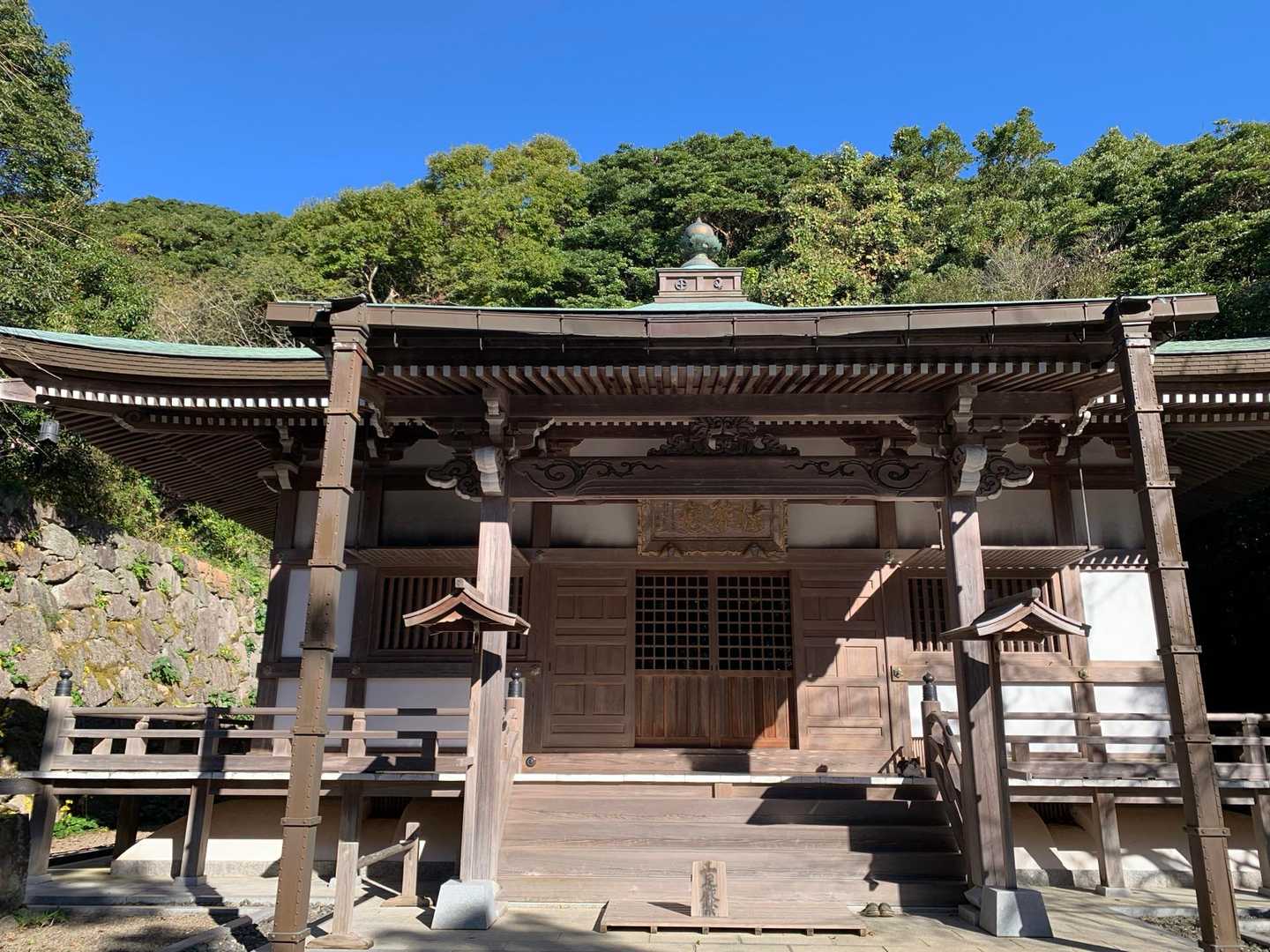 ありがたく参拝をすませ、西岳（冠岳）、材木岳目指します▶️