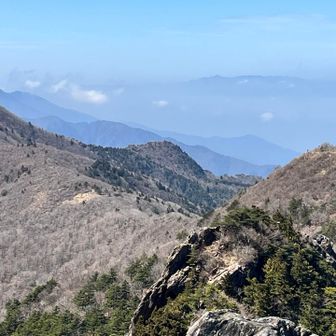 奥に浮かぶ山はいったいどこ？
西条や今治あたりの山かな？