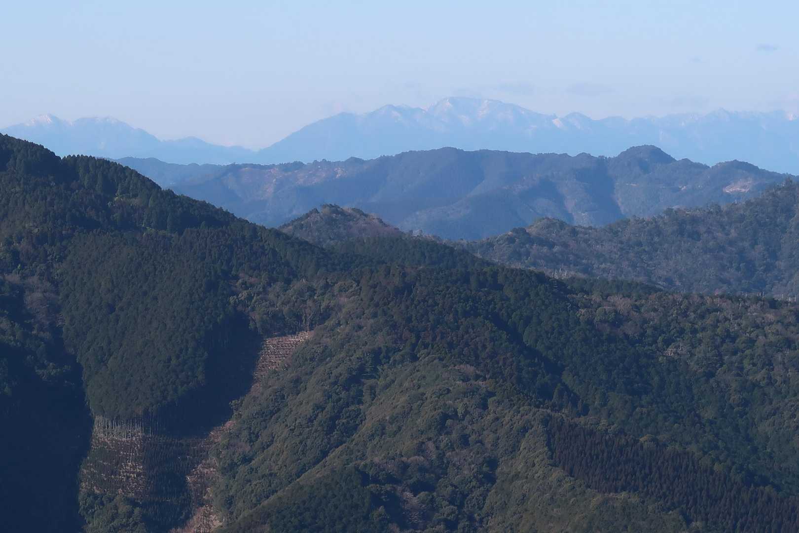 祖母傾方面、くじゅう連山も見えます
今日は良い日に登ったねと言われました