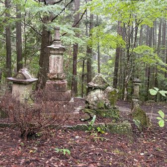 山在峠②
宝筐印塔