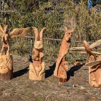 コチラの木彫りはよりカッコいい