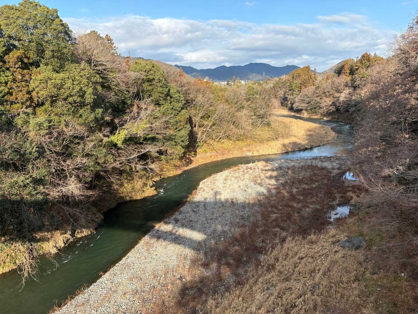 宮ノ平駅から舗装道路を歩きます