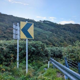 ここがニトヌプリの登山口。オーナーさんの言う通り、確かに少し分かりにくいかも。