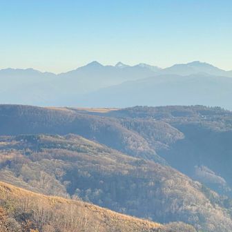 こちらは南ア　甲斐駒ヶ岳、間ノ岳、仙丈ヶ岳🏔️