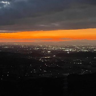 三登谷山からの夜景がキレイ。とか言ってる場合じゃなく気をつけて下山せねば。
