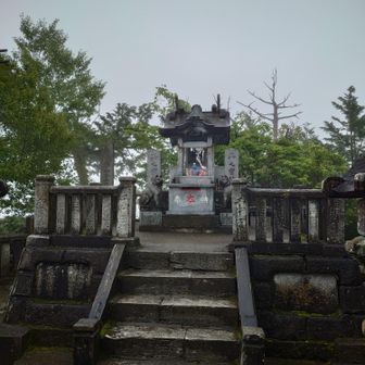 妙法ヶ岳の山頂です！
1,320m