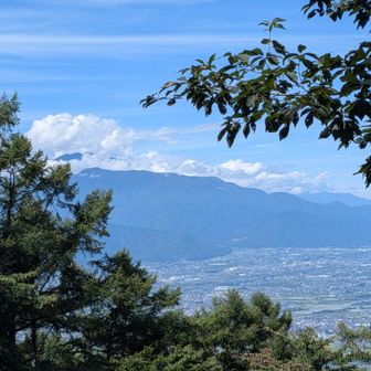 1カ所が開いている👍
鳳凰三山方面、雲隠れ😭