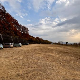 広大な駐車場

愛され山は登山者も沢山でした