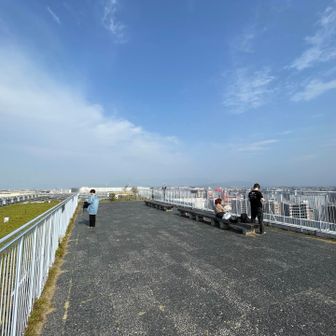 山頂はフラットでテント泊も出来そう♪