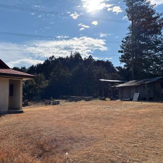 ユガテにある、トイレ　ベンチ　東屋