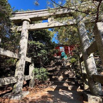 御山神社へ