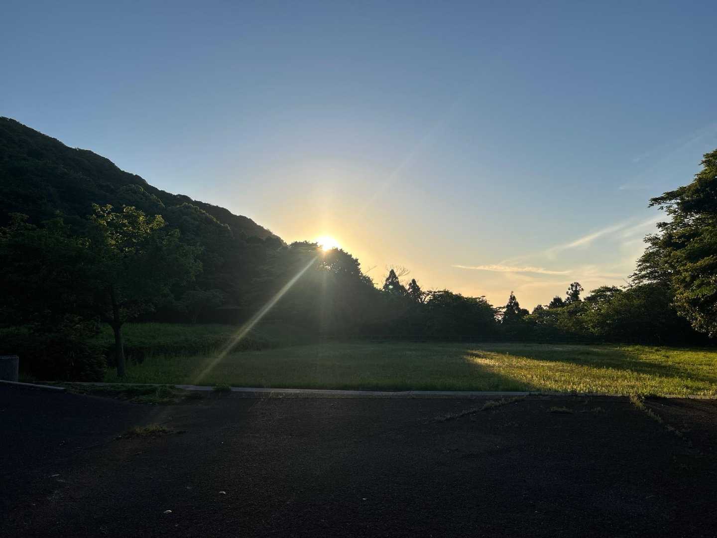 今度は夜景から日の出の時間、山頂にいたいですね。