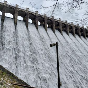 ダムの真横通ります😮すごい水音😮