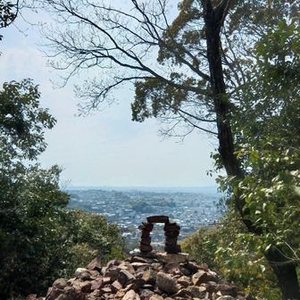朝日山観音堂から望む市街地