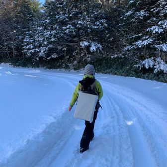 ゴミ箱背負って下山ww