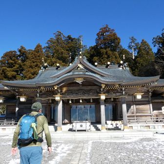 本殿でお参りしていきます