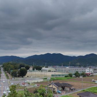 ちょっと引いて太平アルプス！
左手に馬不入山も見えてます