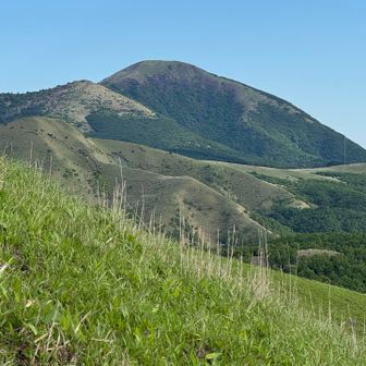 今日は涌蓋山まで行ってピストンで戻ります